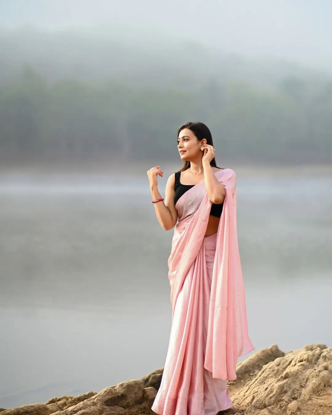 Telugu TV Actress Deepa Jagadeesh In Pink Saree Black Sleeveless Blouse